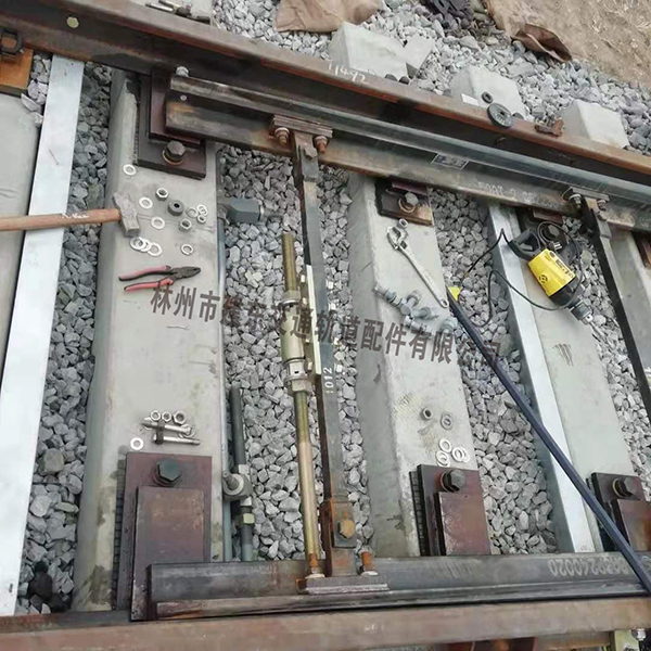 轉(zhuǎn)轍機(jī)拉桿2